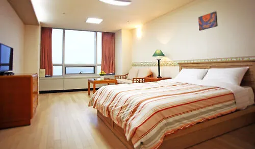 Crown House Guest House Incheon 2*,