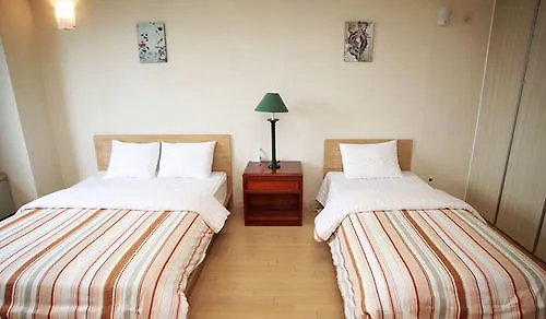 Crown House Guest House Incheon 2*,